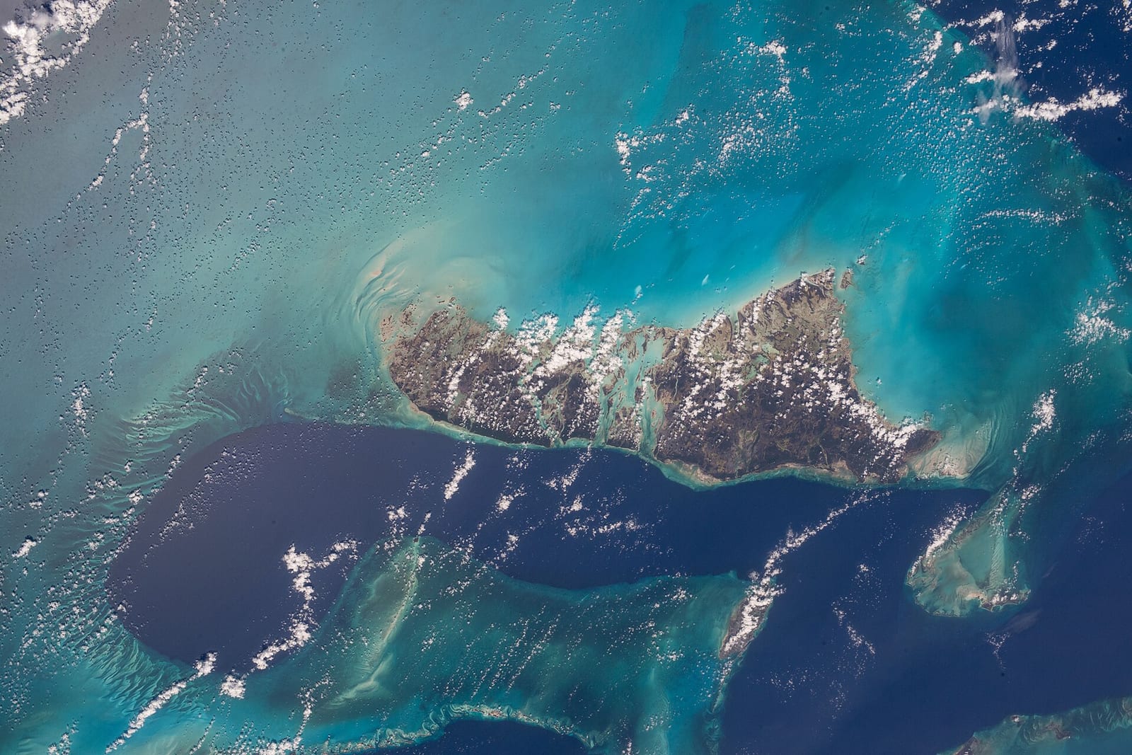 33rd Avenue South Beach: aerial view of islands with turquoise water and white sand