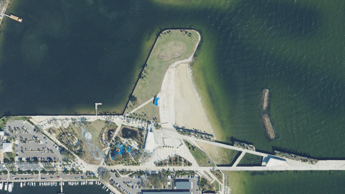 Aerial view of Spa Beach in St. Petersburg, Florida, shoreline and surroundings, USDA NAIP imagery from May 2023